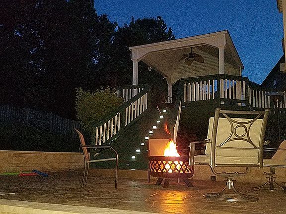 3rd image of 30 Bells Ridge Dr