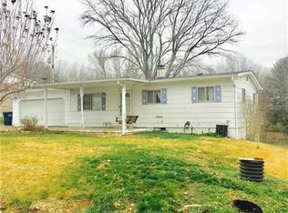 9595 Port Royal Dr, Martinsville, IN 46151