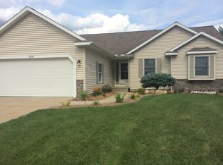 8688 Willow Creek Dr, Jenison, MI 49428