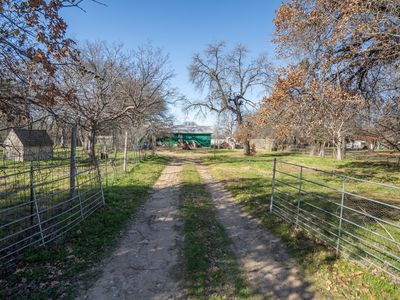 334 Briar Oaks Dr, Azle, TX, 76020