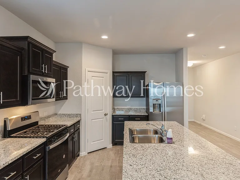 9732 New Bern Dr — Photo 6