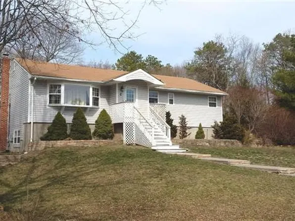 1601 Townline Rd, Nesconset, NY 11767