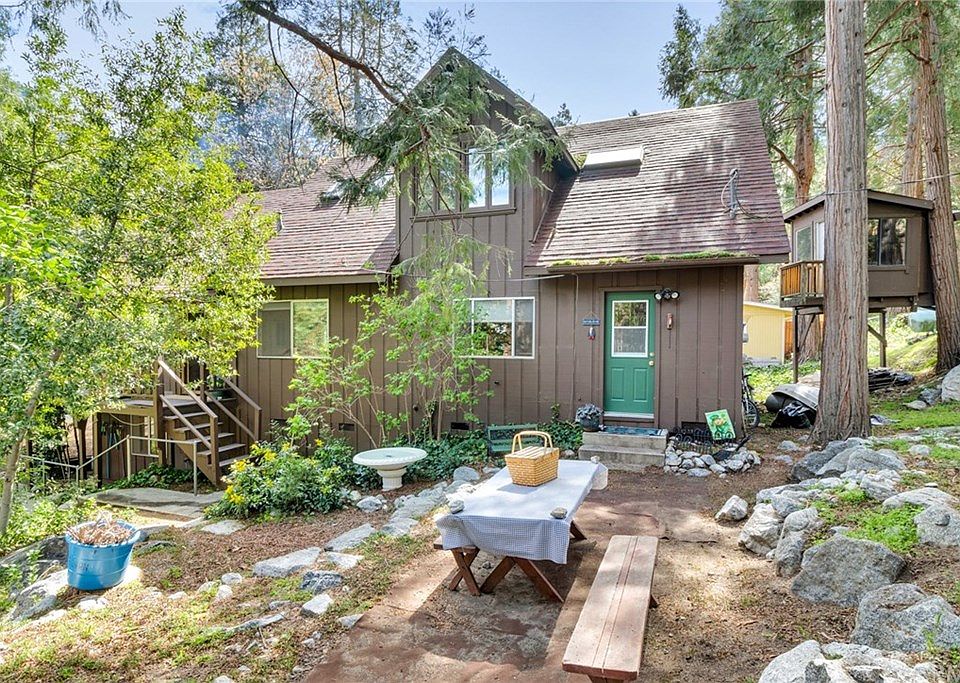 1st image of 39519 Canyon Dr