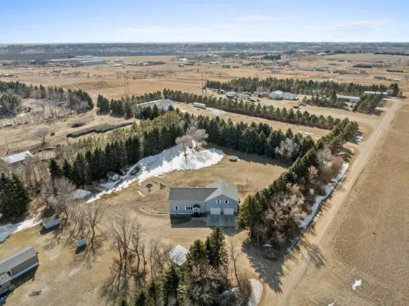 7100 28th Ave SE, Minot, ND 58701