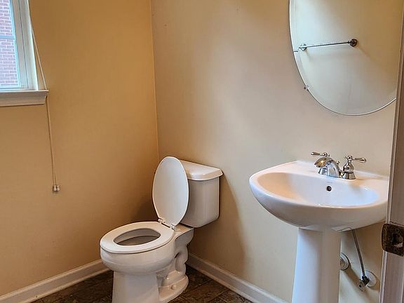 3rd image of 3463 Fernview Dr