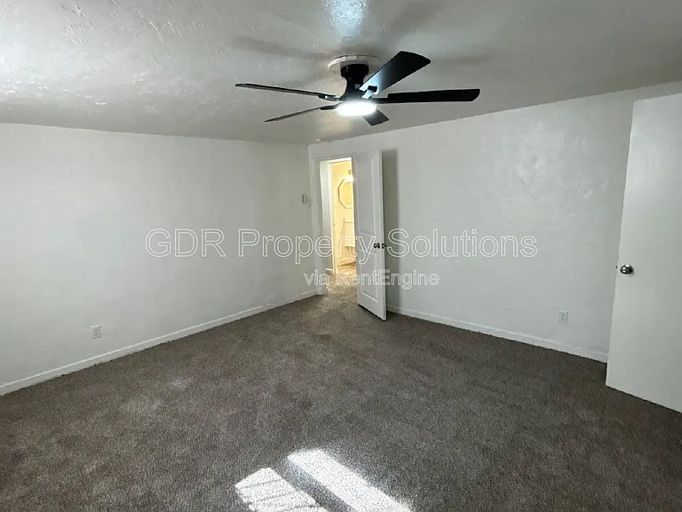 3209 Burton Ave SE #3219-1/2 — Photo 17