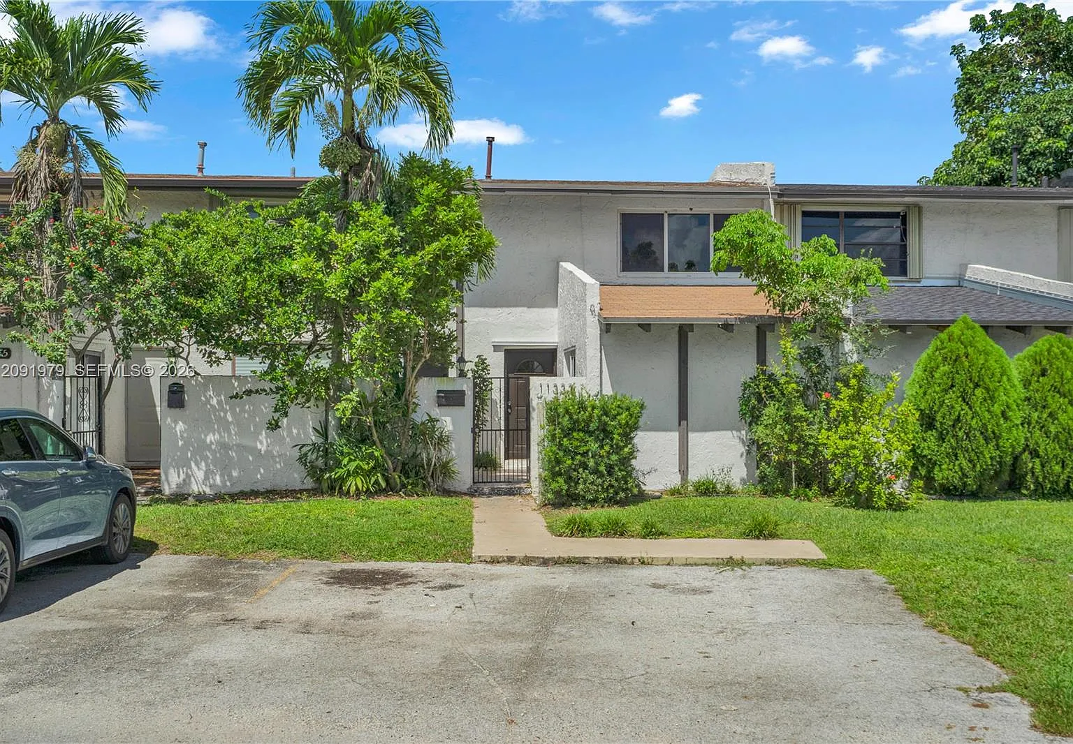 Snapper Creek Townhouses — Photo 2