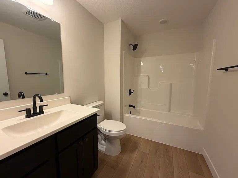 503 Hickman Ave — Photo 5
