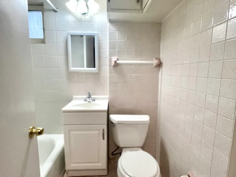 1906 Coltman Rd #1 — Photo 2