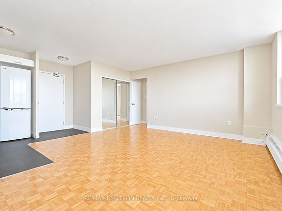 4th image of 1500 Bathurst St #1004