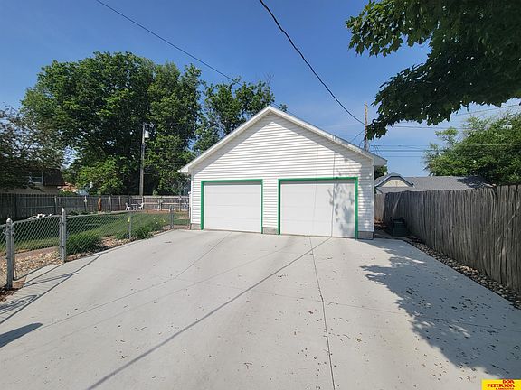 5th image of 1515 N Irving St