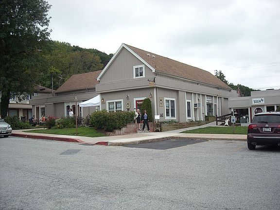 Nearby Shoppes