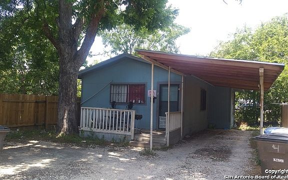 2nd image of 1829 W Laurel