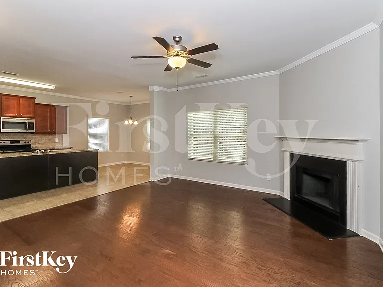 111 Westridge Cir — Photo 2