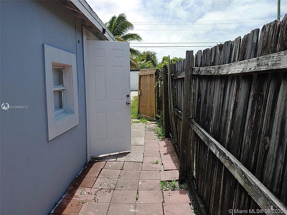 5th image of 2124 Scott St #2124