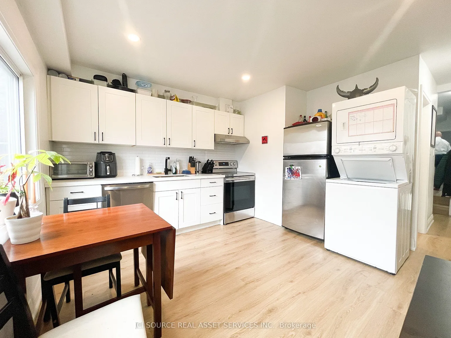 3 bed, $4,000 — Photo 4