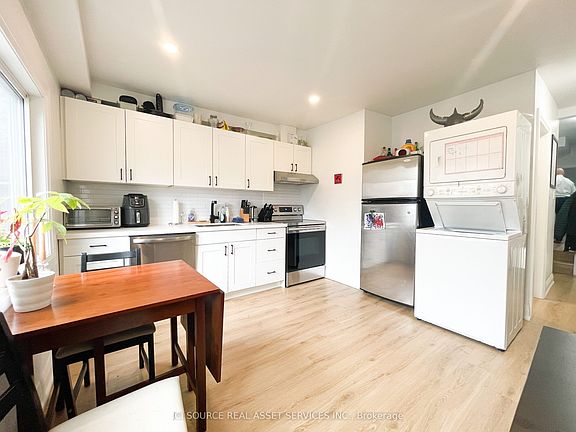 4th image of 20 Sullivan St #1