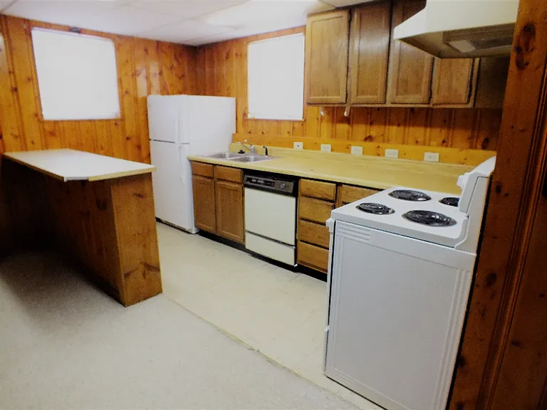 1601 W College St #3 — Photo 7