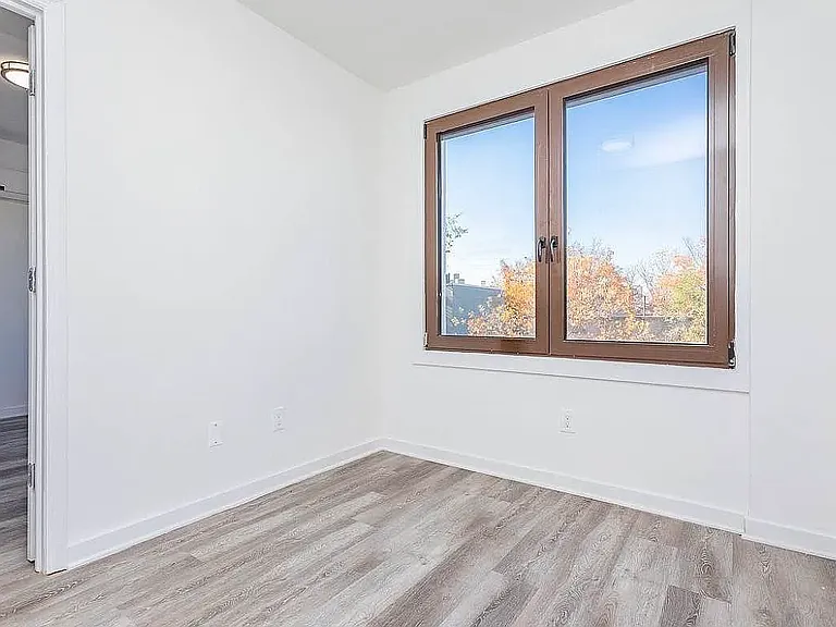28A Lawton St #4F — Photo 6