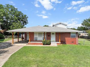 25 Hillcrest St, Ardmore, OK 73401