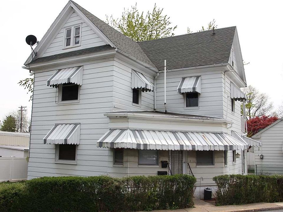 1st image of 2655 Elm St