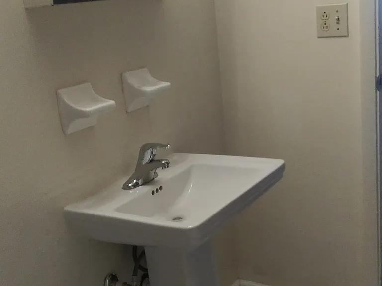 2246 Burnet Ave #5 — Photo 18