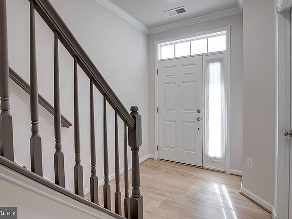 2nd image of 43180 Loudoun Reserve Dr