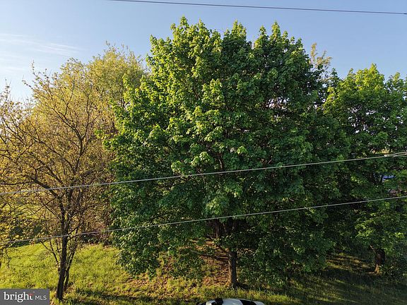 4th image of 046/- Acres Ave #1290
