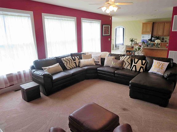 4th image of 11313 Katerina Dr N