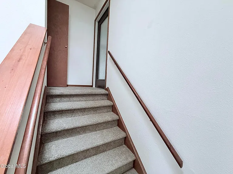 208 Yorktown Dr — Photo 13