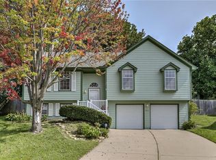 5013 NW Ansonia Ct, Blue Springs, MO 64015