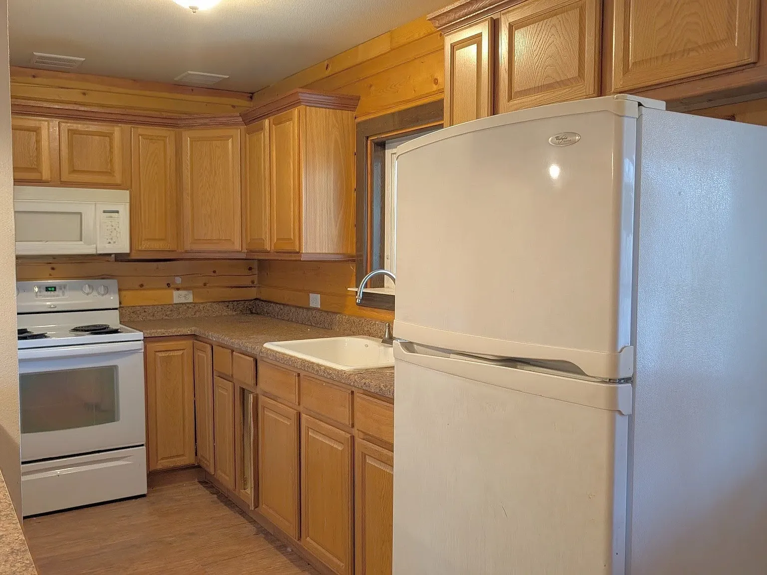 2 bed, 1.5 bath, 1000 sqft, $1,700 — Photo 3