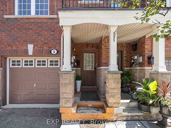 3rd image of 5 Garden Park Ln