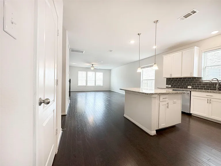 23610 Carducci Dr — Photo 8