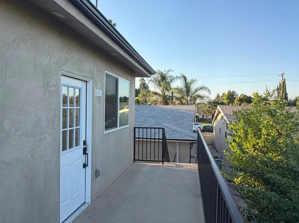 15362 1/2 Valerio St, Van Nuys, CA 91406