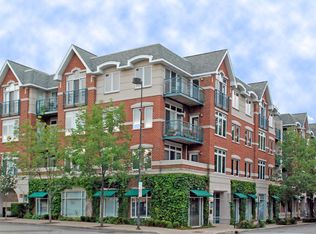 812 Oak St APT 201, Winnetka, IL 60093
