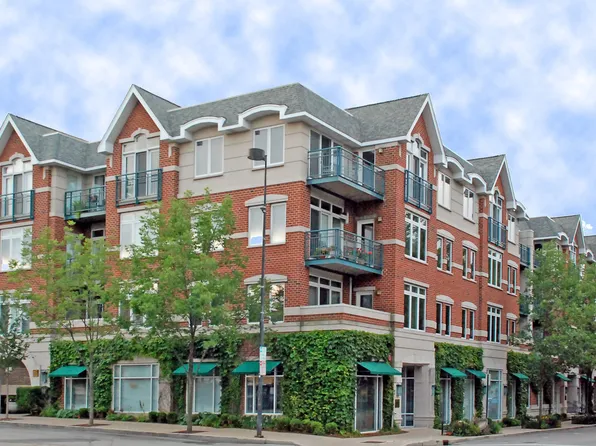812 Oak St APT 201, Winnetka, IL 60093