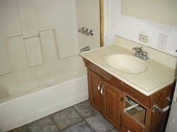 4th image of 905 N Avenue 64