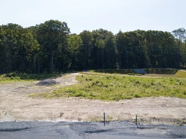 4 Wildwood Ave, Taunton, MA 02780