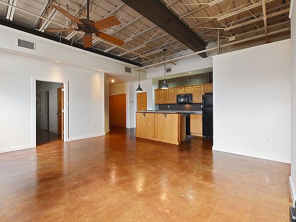 5th image of 527 Saint Joseph St APT B