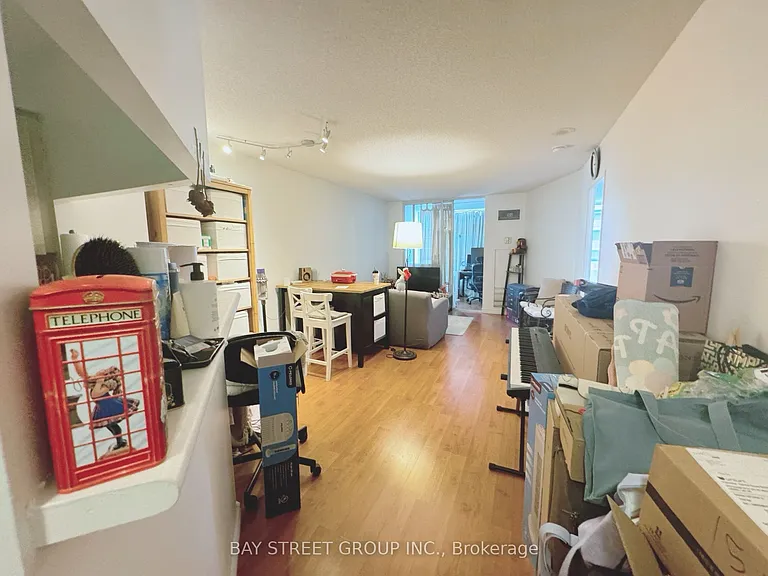 24 Wellesley St W #1512 — Photo 19