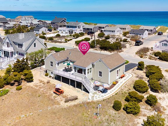 4th image of 208 N Shore Boulevard