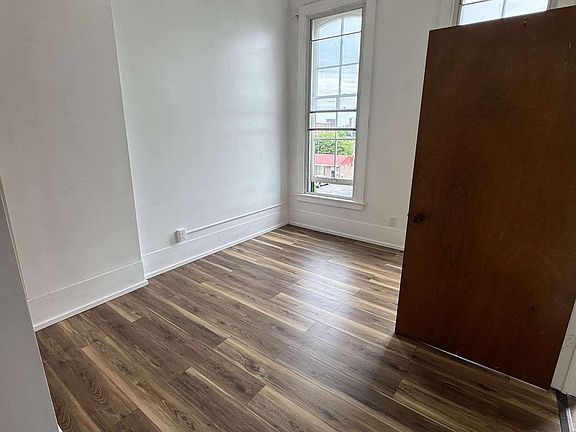 3rd image of 127-2 Central Ave #127-2