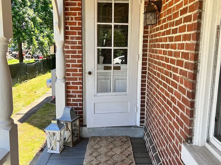 614 W Broad St #1 — Photo 10