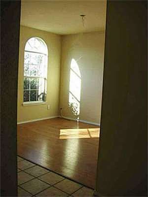 3rd image of 1730 River Oaks Dr