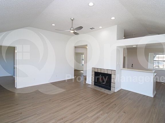 4th image of 574 Lee Dr
