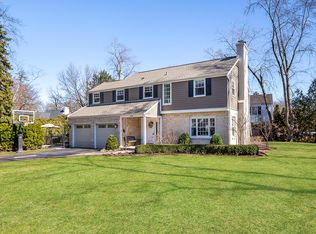 1000 Pawnee Rd, Wilmette, IL 60091