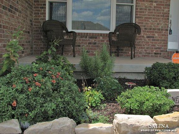 3rd image of 2116 Falconview Dr