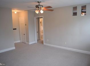 1806 W Abingdon Dr APT 302, Alexandria, VA 22314