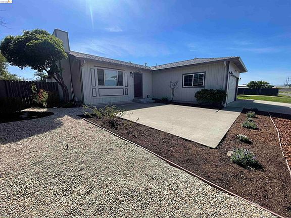 4th image of 620 N 2nd St